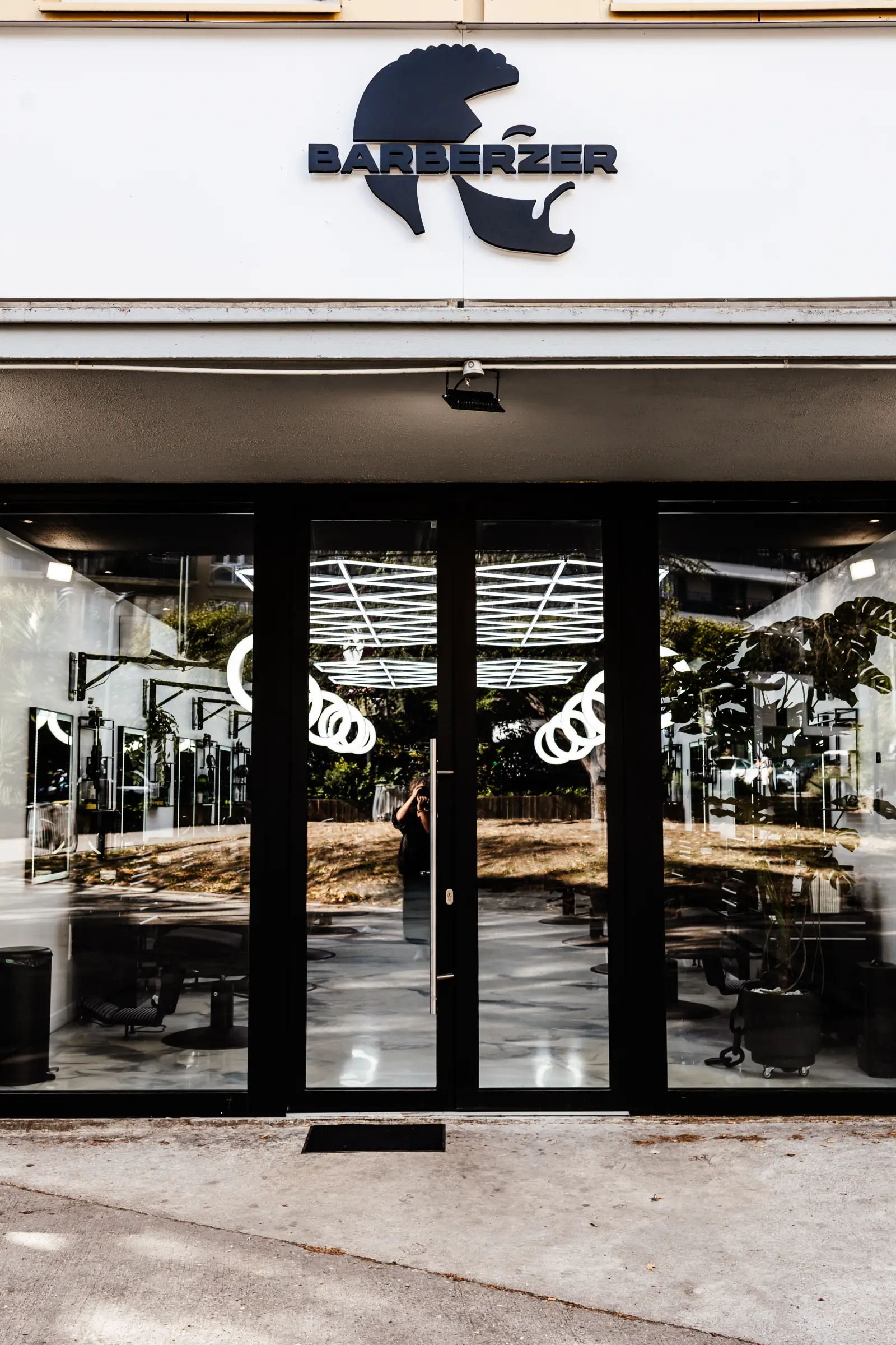 Façade du salon Barberzer à Arcueil